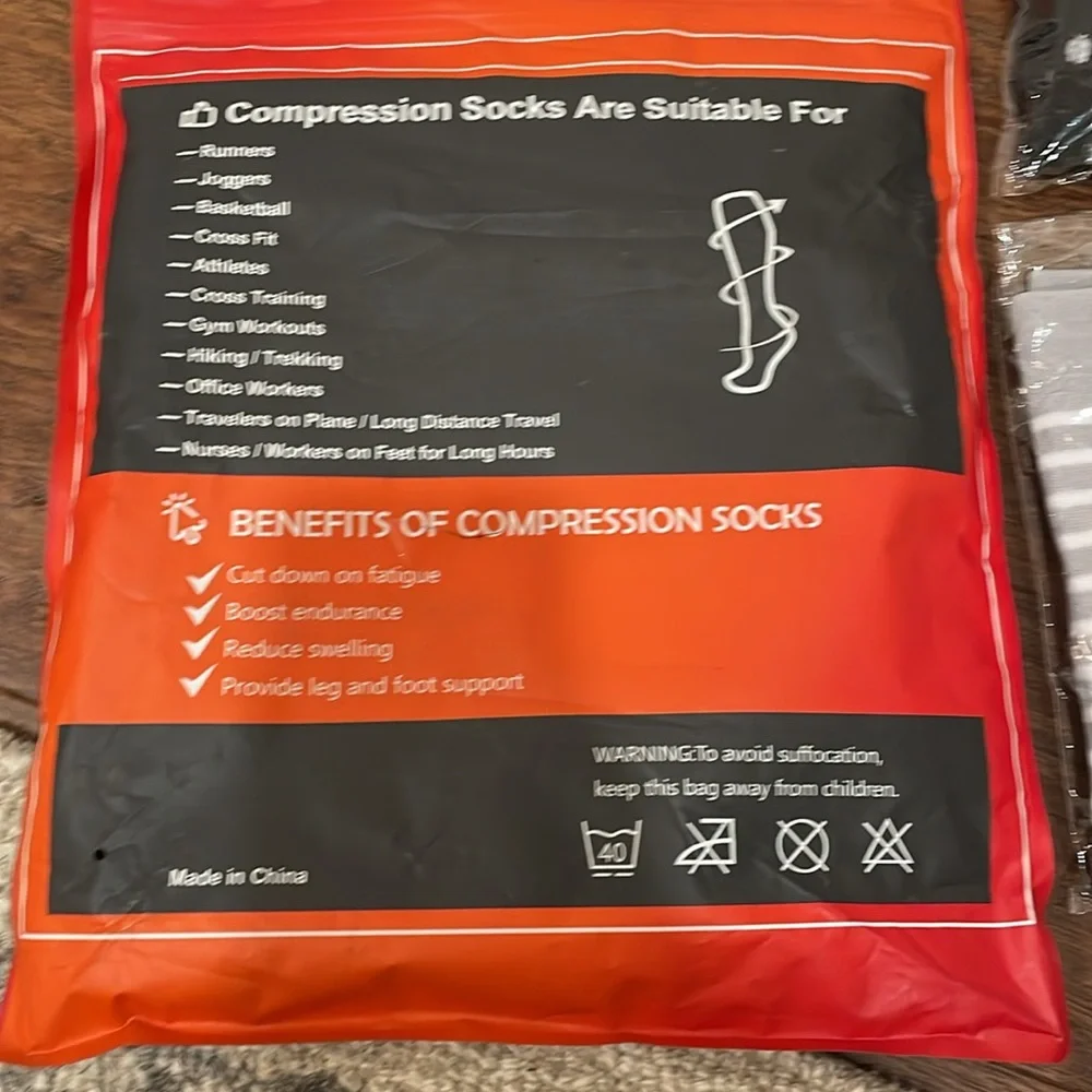 Performance Compression Socks - Picture 3 of 4